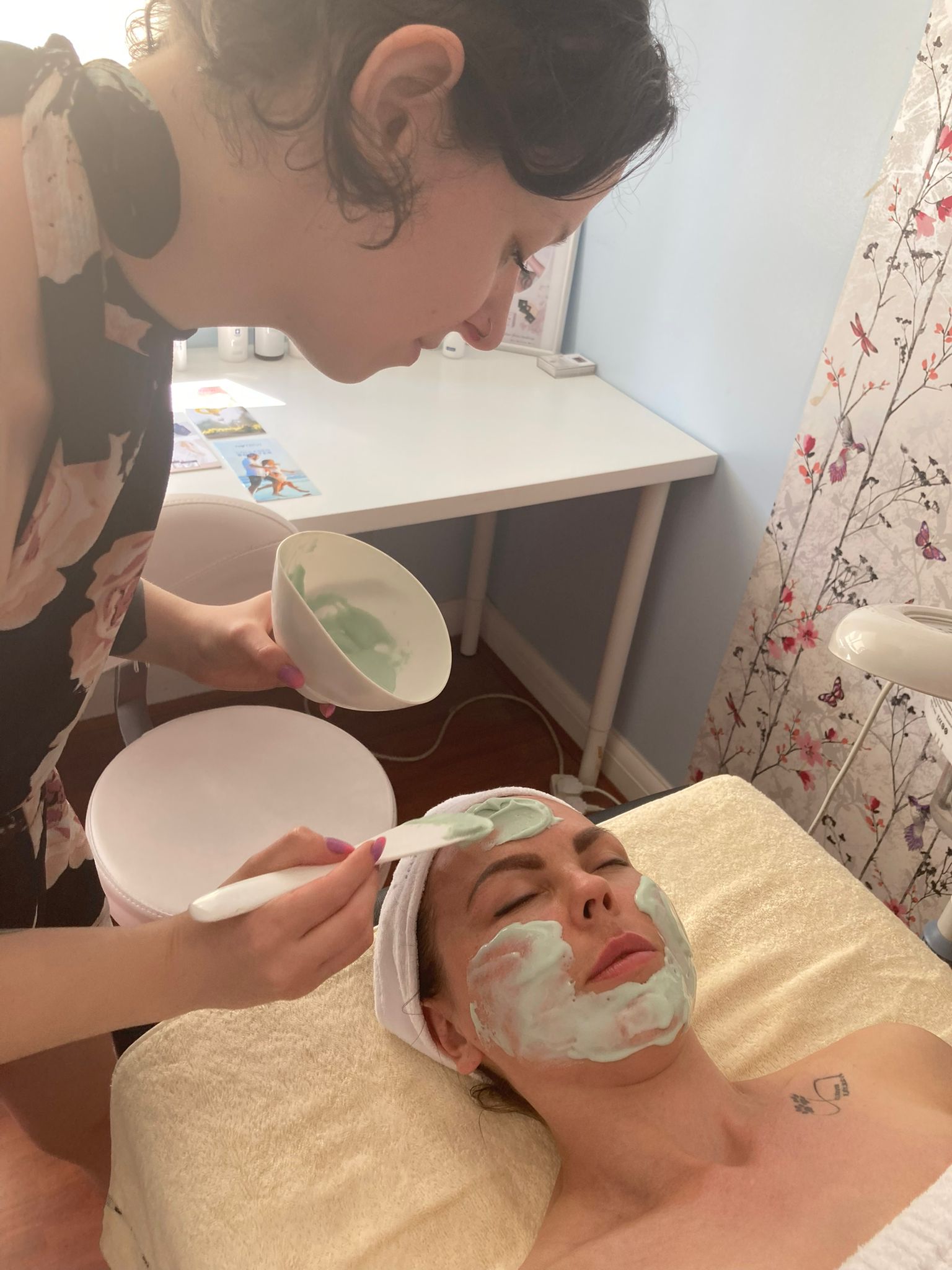Kurs pielęgnacji skóry twarzy szyi i dekoltu 10